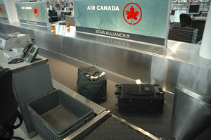 سیستم نقل و انتقال چمدان به درون هواپیما